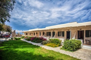 clouds dimitra rooms maragas beach