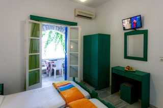 flora rooms tv maragas beach