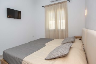 superior apartment maragas bedroom
